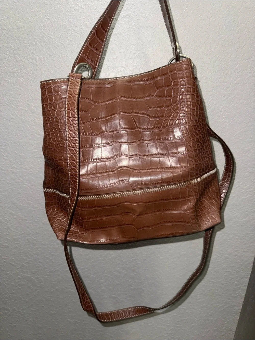Vintage Y2K Tommy Hilfiger brown croc-embossed shoulder bag